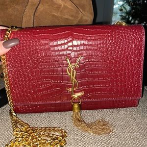 Red crossover YSL// gold chain